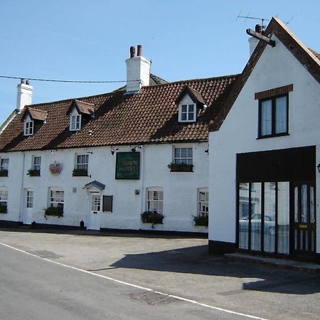 The Crown Hotel Mundford Bagian luar foto