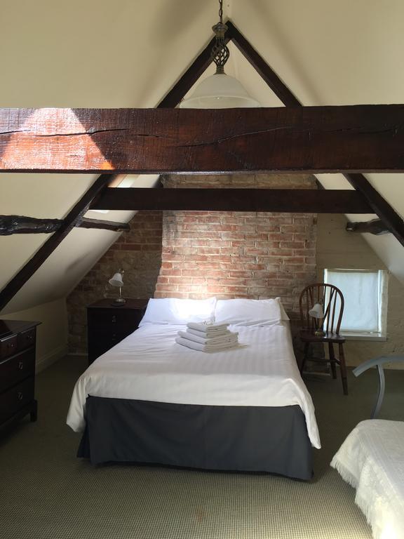 The Crown Hotel Mundford Bagian luar foto