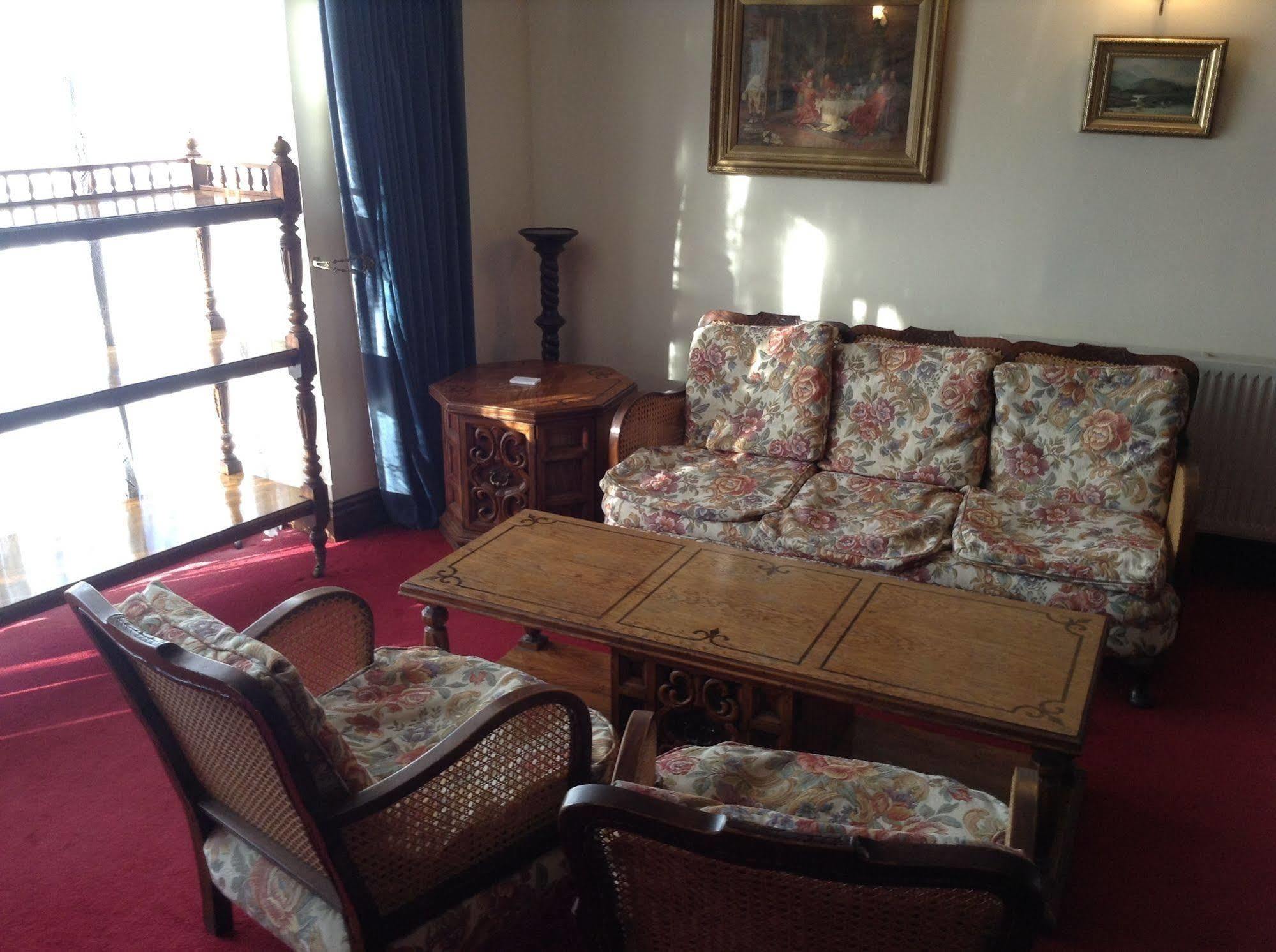 The Crown Hotel Mundford Bagian luar foto