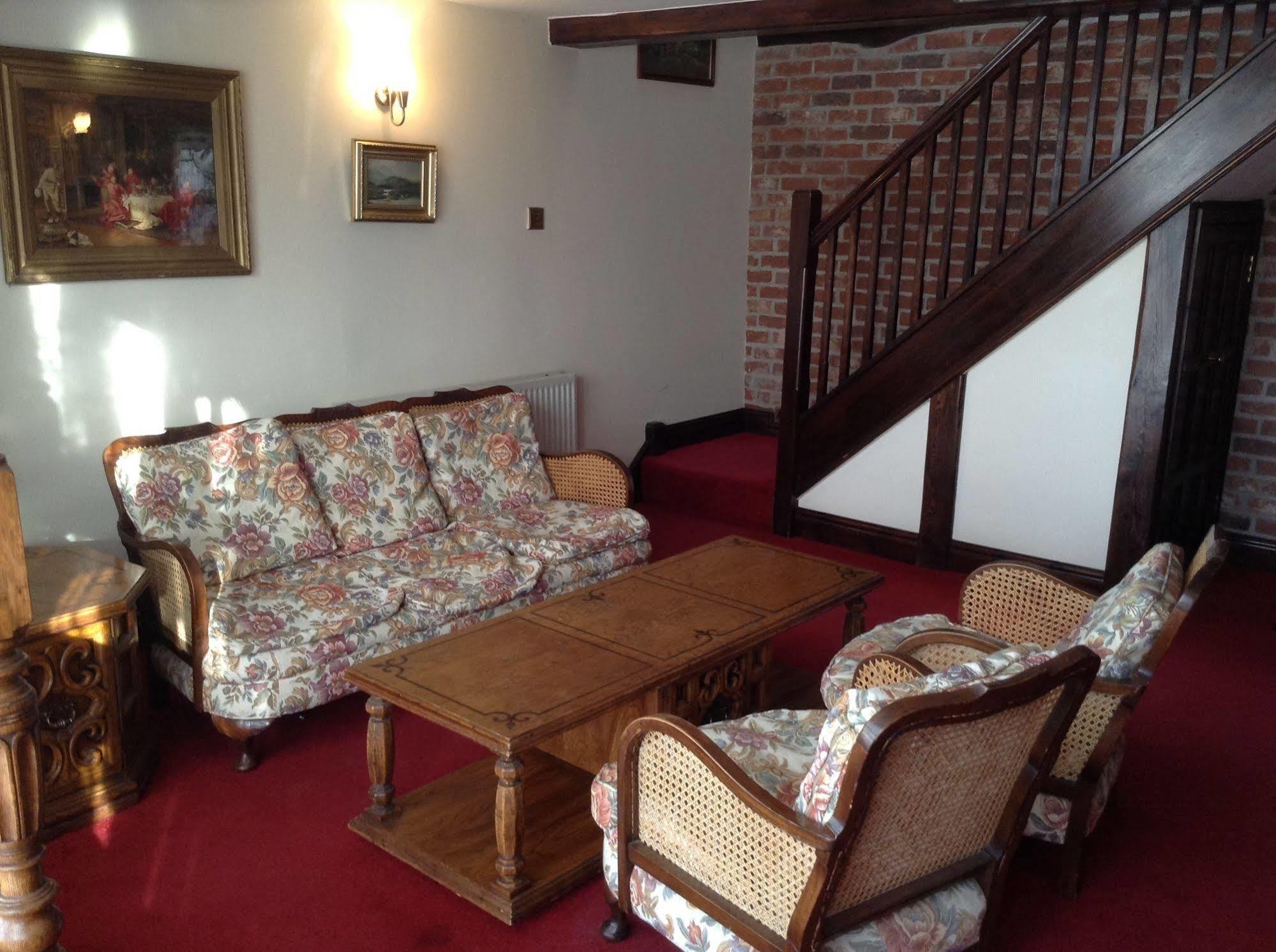 The Crown Hotel Mundford Bagian luar foto
