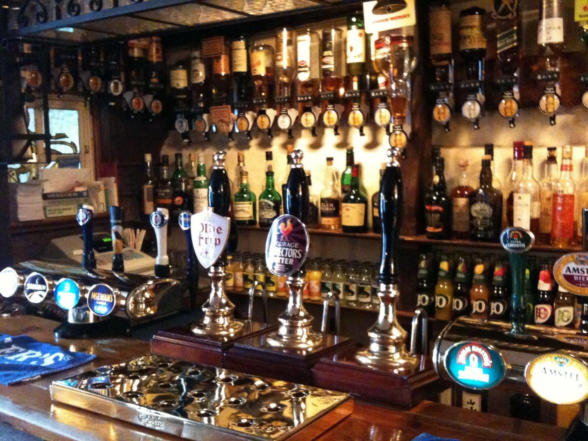 The Crown Hotel Mundford Bagian luar foto