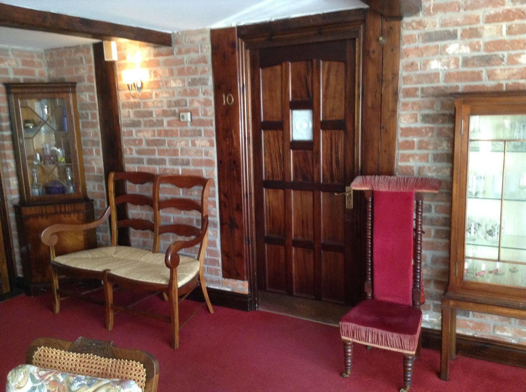 The Crown Hotel Mundford Bagian luar foto